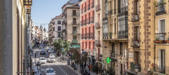 Квартира с 4 спальнями в Мадрид, Испания № 170774 2