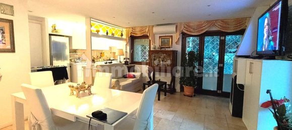 2 bedrooms Apartment in Naples, Italy No. 98072 9