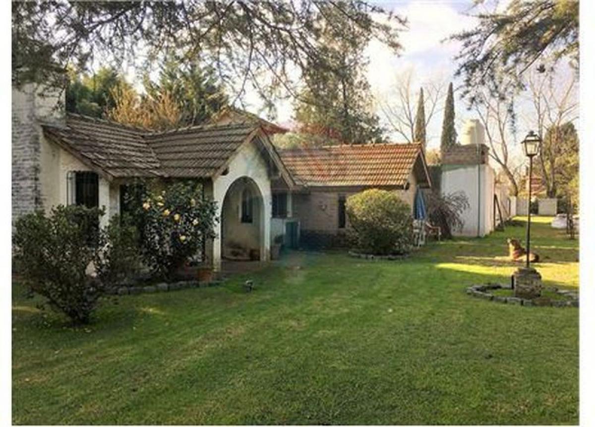 2 bedrooms House in Malvinas Argentinas, Argentina No. 17788