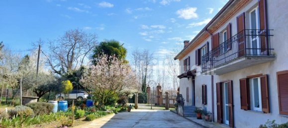 5 bedrooms House in Portacomaro, Italy No. 197302 19