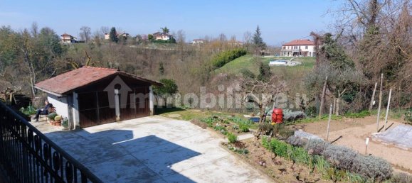 5 bedrooms House in Portacomaro, Italy No. 197302 14