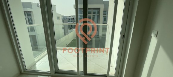 5 bedrooms Townhouse in Dubai, UAE No. 24481 9