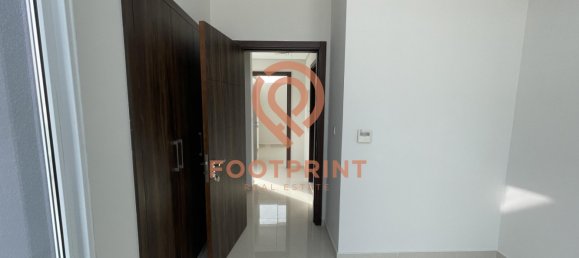 5 bedrooms Townhouse in Dubai, UAE No. 24481 11