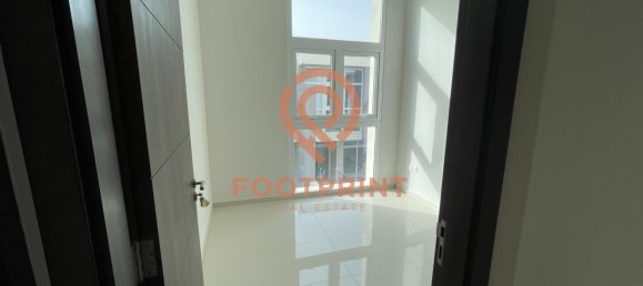 5 bedrooms Townhouse in Dubai, UAE No. 24481 8