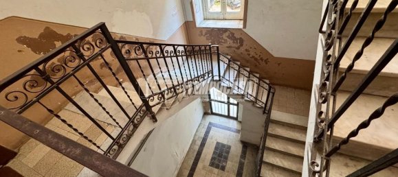 3 rooms Apartment in Naples, Italy No. 231817 3