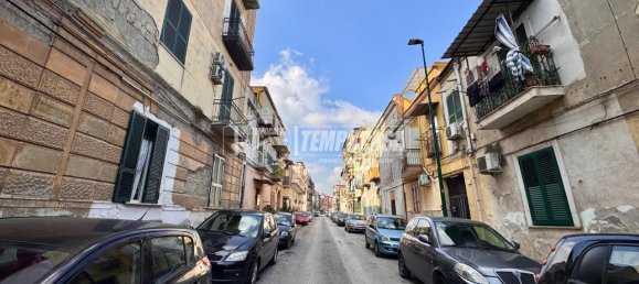 3 rooms Apartment in Naples, Italy No. 231817 2
