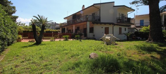 5 rooms Apartment in Montepaone, Italy No. 286712 2