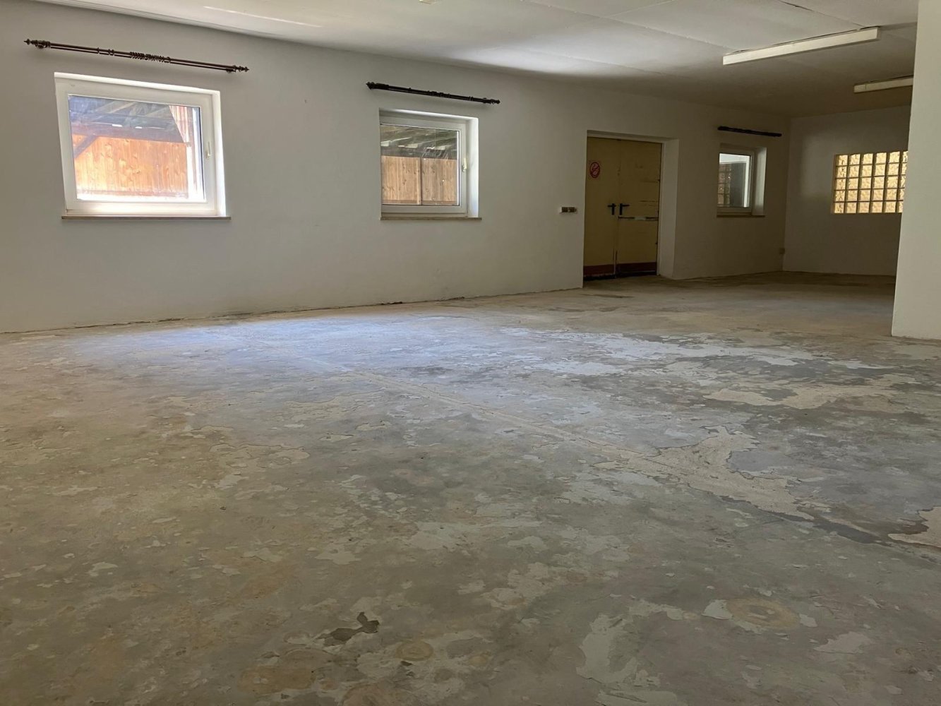  Commercial property in Rottal-Inn, Germany No. 241656