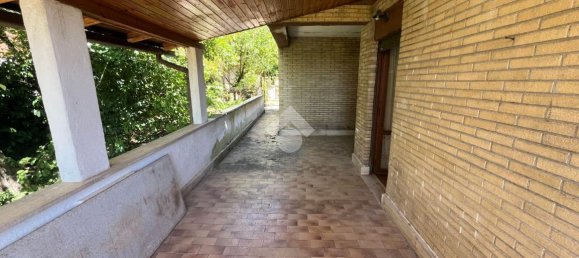 8-salle Villa à Subiaco, Italy No. 69138 11