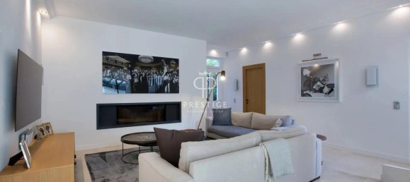 5 bedrooms Villa in Cannes, France No. 296605 8
