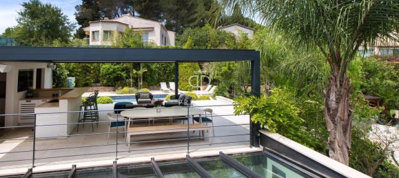 5 bedrooms Villa in Cannes, France No. 296605 3