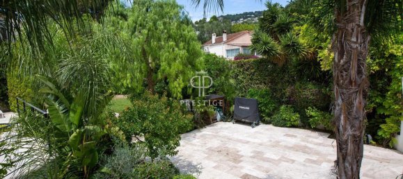5 bedrooms Villa in Cannes, France No. 296605 17