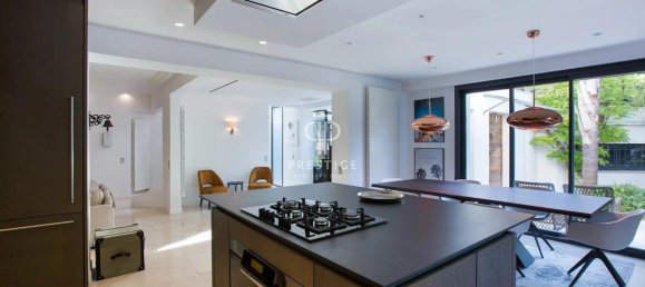 5 bedrooms Villa in Cannes, France No. 296605 6