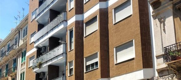 Квартира с 5 комнатами в Мессина, Италия № 271722 2