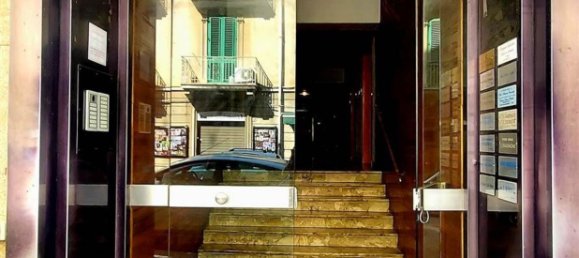 Квартира с 5 комнатами в Мессина, Италия № 271722 3