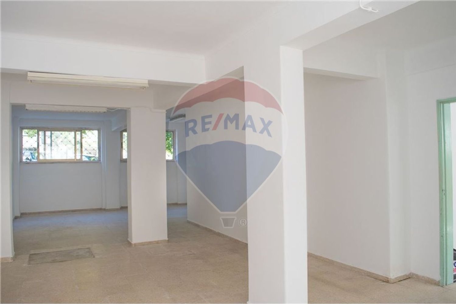 130m² Commercial property in Lisbon, Portugal No. 74291