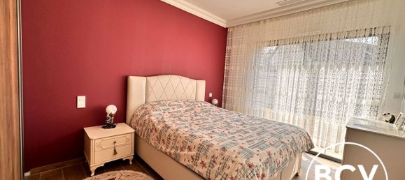 5 bedrooms House in Luisant, France No. 159674 13