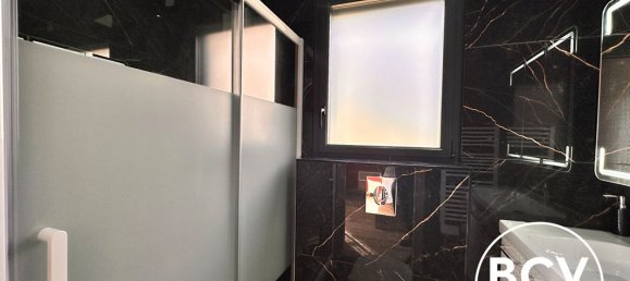 5 bedrooms House in Luisant, France No. 159674 12