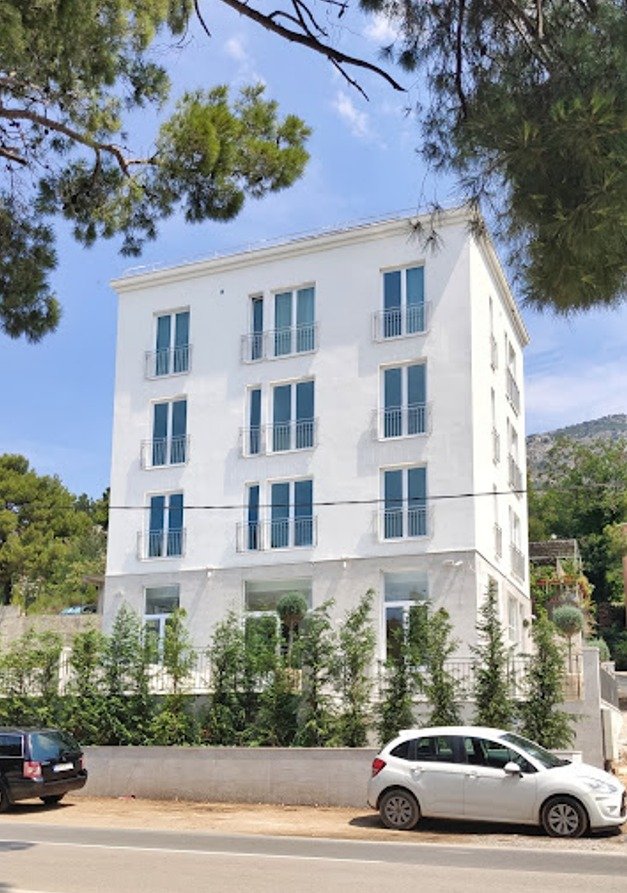 20 bedrooms House in Bar, Montenegro No. 1917