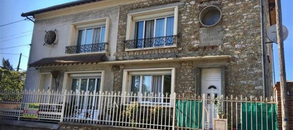 Casa de 4 dormitorios en Chateau-Thierry, France No. 235337 2