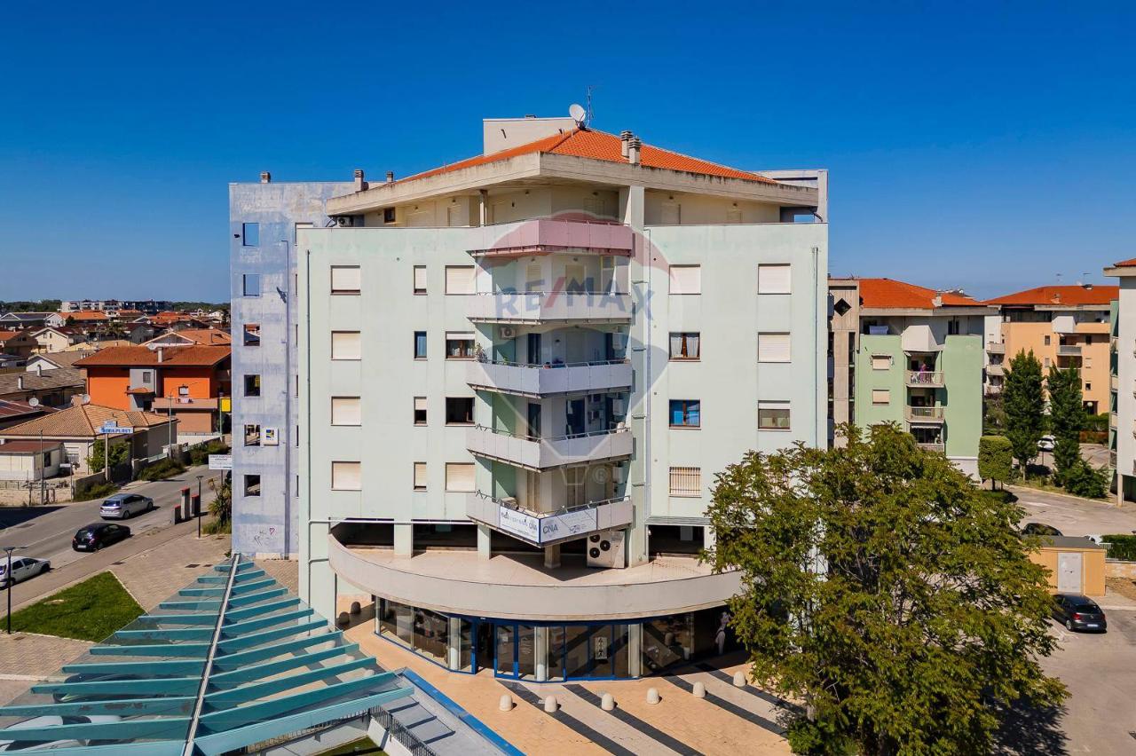 6 rooms Apartment in Montesilvano, Italy No. 129304