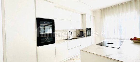 3 bedrooms Apartment in Padua, Italy No. 375945 9