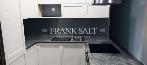 2 bedrooms Penthouse in Saint Paul's Bay, Malta No. 10826 3