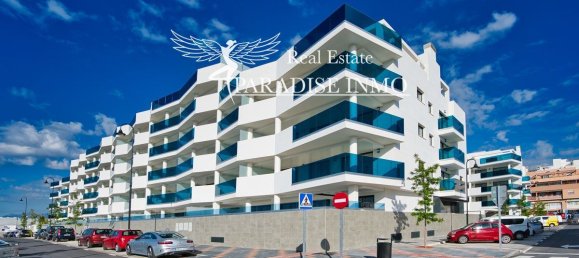 3 bedrooms Penthouse in Malaga, Spain No. 14076 2