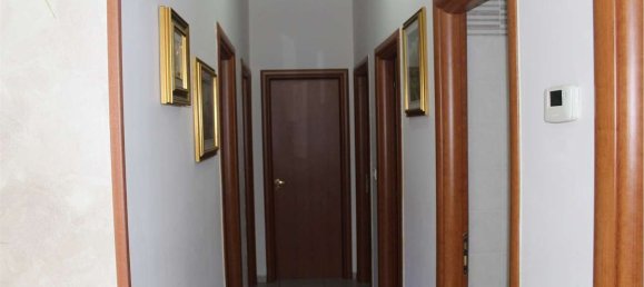 5 rooms Apartment in Brindisi, Italy No. 66568 5