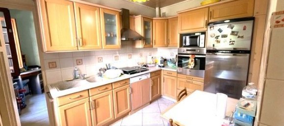 Casa de 3 dormitorios en Drancy, France No. 180752 5