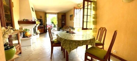 Casa de 3 dormitorios en Drancy, France No. 180752 4