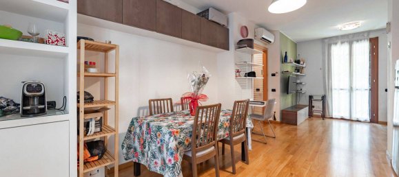 2 bedrooms Apartment in Milan, Italy No. 355059 8