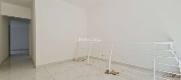 Apartamento de 2 dormitorios en Mellieha, Malta No. 2142 3