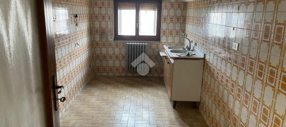3 rooms Apartment in Atripalda, Italy No. 136910 12