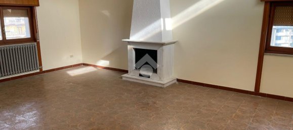 3 rooms Apartment in Atripalda, Italy No. 136910 8