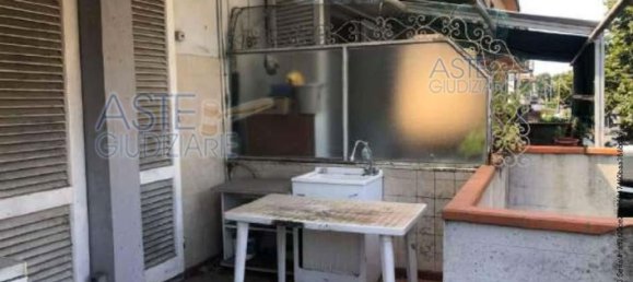 Квартира с 8 комнатами в Камайоре, Италия № 197061 4