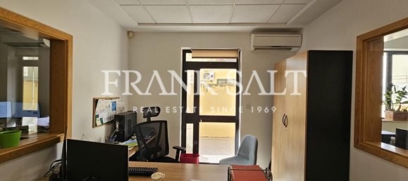 Bureau à Swatar, Malta 119m² No. 12845 3