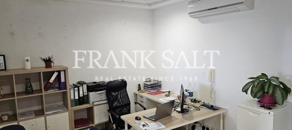Bureau à Swatar, Malta 119m² No. 12845 2