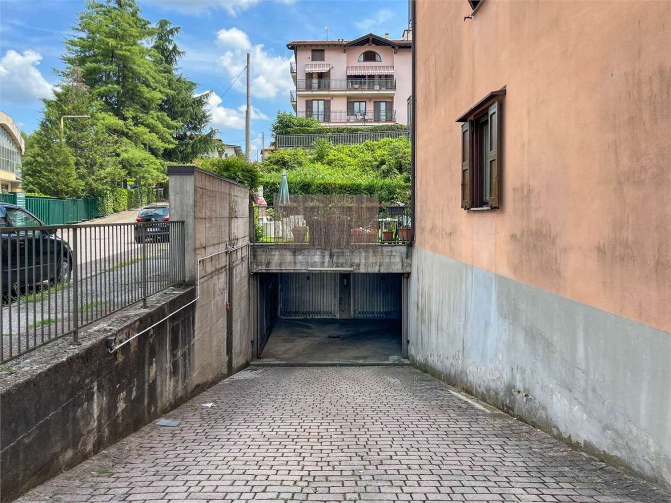 18m² Garage in Sesto Calende, Italy No. 383543