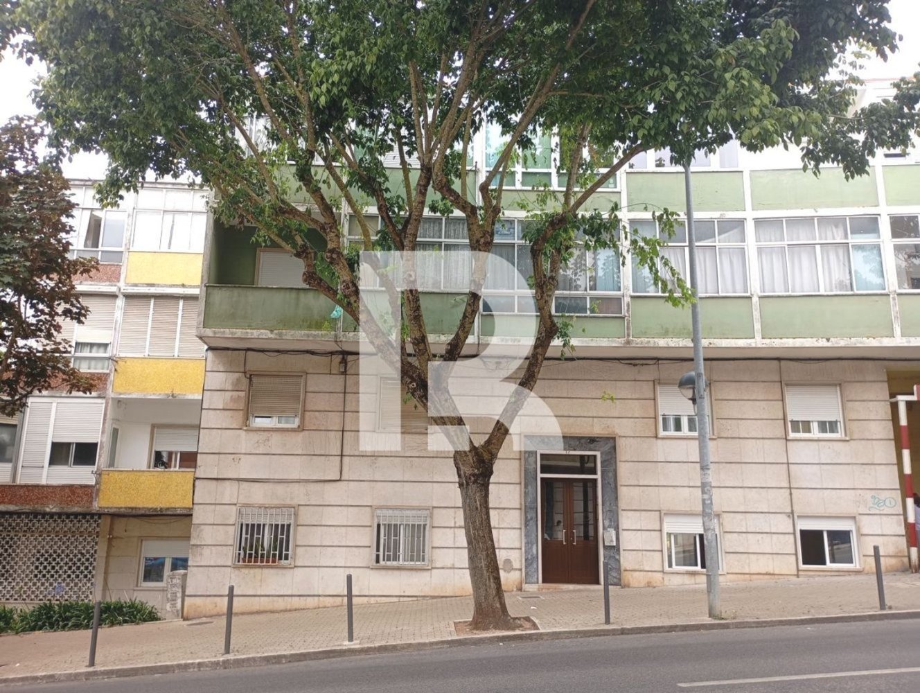 2 bedrooms Apartment in Amadora, Portugal No. 238433