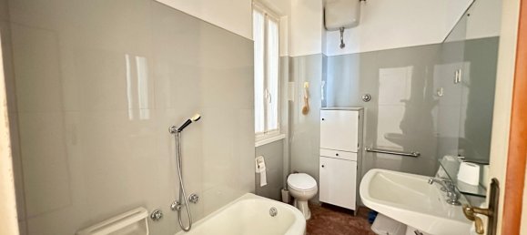 6-salle Appartement à Genoa, Italy No. 39193 24