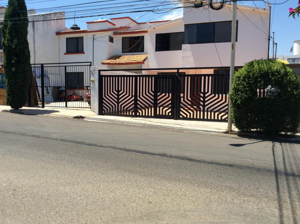 Casa de 3 dormitorios en Querétaro, Mexico No. 175792