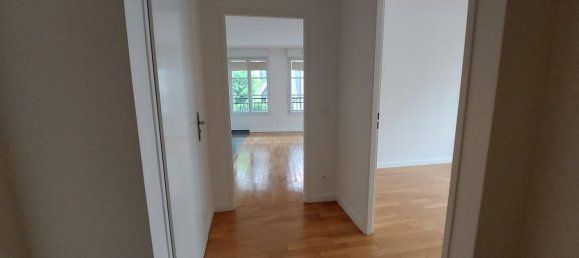 2 bedrooms Apartment in Chaville, France No. 179124 5