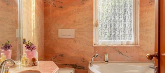 6 chambres Villa à Porto Valtravaglia, Italy No. 275310 17