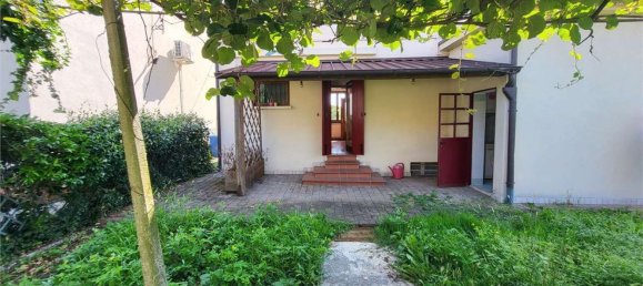 8-Zimmer Haus in Caerano di San Marco, Italy, Nr. 263909 8