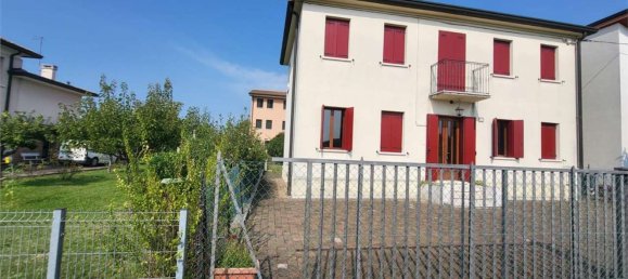 8-Zimmer Haus in Caerano di San Marco, Italy, Nr. 263909 2