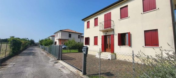 8-Zimmer Haus in Caerano di San Marco, Italy, Nr. 263909 3