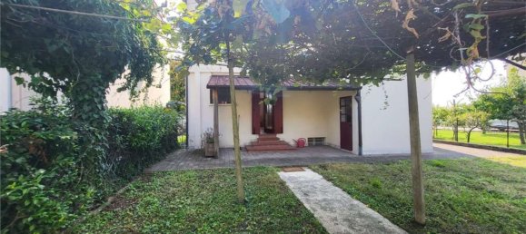 8-Zimmer Haus in Caerano di San Marco, Italy, Nr. 263909 25