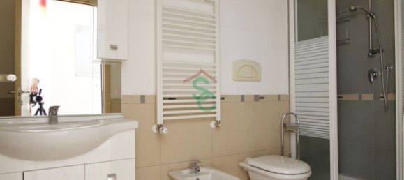 2 bedrooms Apartment in Florence, Italy No. 338093 9