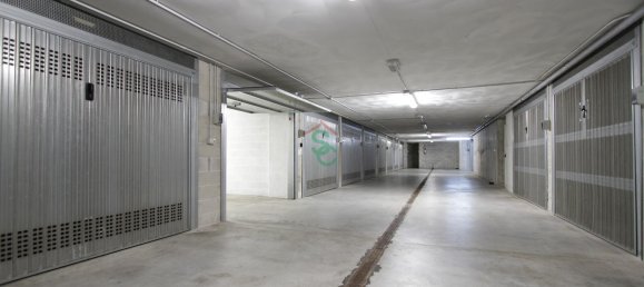 2 bedrooms Apartment in Florence, Italy No. 338093 12